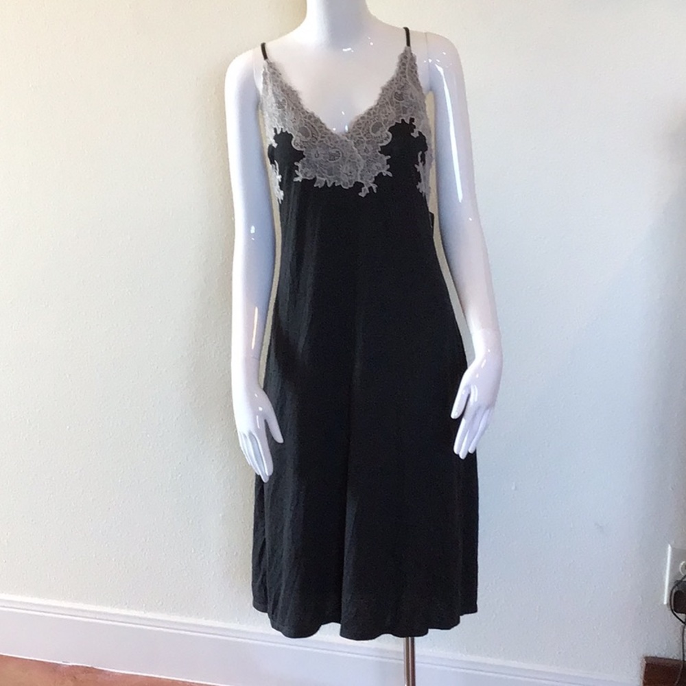 Natori Sleepwear with Lace Front size L